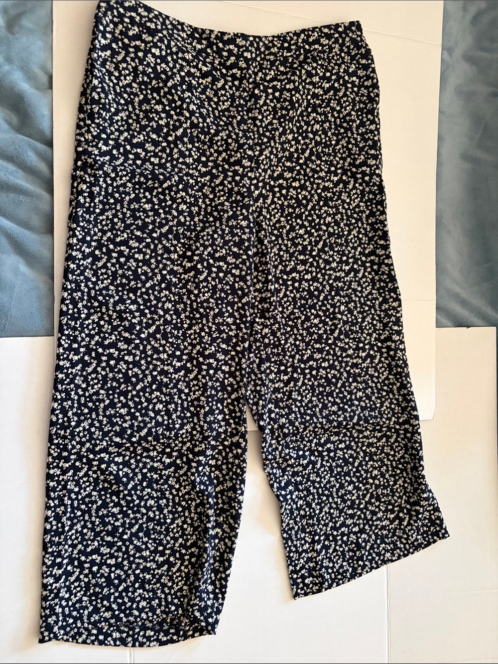 Navy & White Ditsy Floral Wide-Leg Pants
